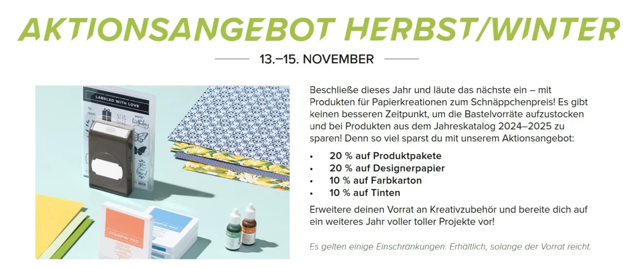 Ein Werbebanner für einen Herbst/Winter-Bastelausverkauf zeigt Stempel, Papier und Tinte auf hellblauem Hintergrund mit grüner Überschrift.
